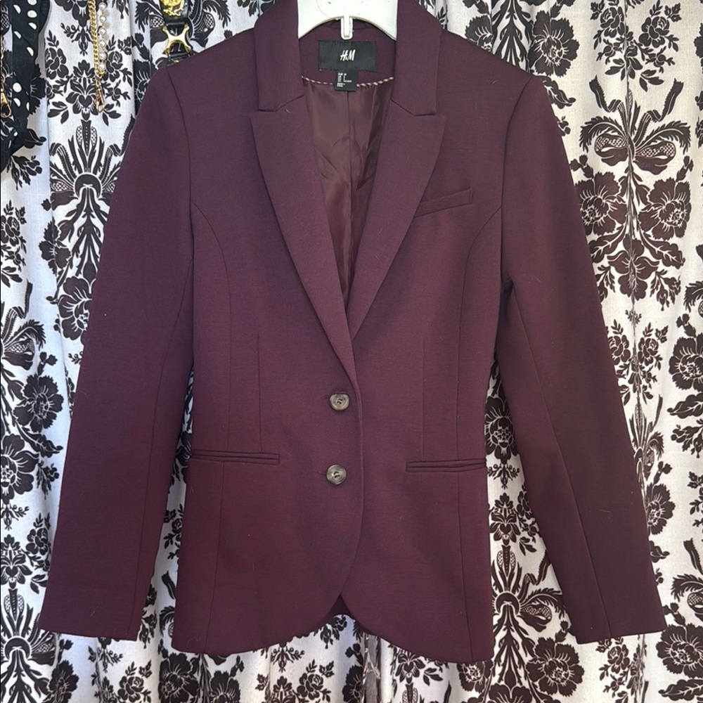 H&M Women's Burgundy Blazer